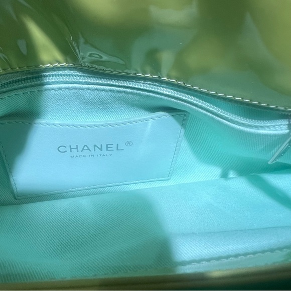 CHANEL Quilted Green Patent Leather Just Mademoiselle Shoulder Bag - Picture 12 of 16